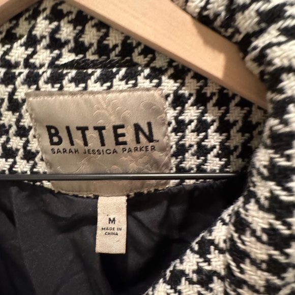 Bitten by Sarah Jessica Parker Houndstooth Trench Coat - Picture 2 of 4